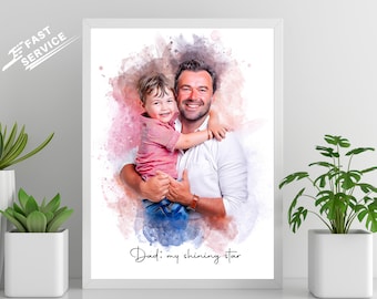 Könnte beinhalten: Ein Aquarellbild eines Vaters und seines Sohnes. Der Vater hält den Sohn in seinen Armen. Der Sohn lächelt und hat die Arme um den Hals des Vaters. Der Hintergrund ist ein weicher rosa und blauer Aquarell-Wasch. Der Text "Papa: mein leuchtender Stern" steht unter dem Bild.