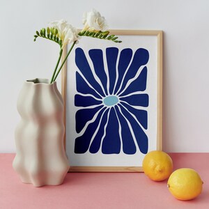 Abstraktes Blumen Poster Glicée Print. Skandinavische Wandkunst. Zeitgenössische Kunst Wand für Wohn & Esszimmer. Trendy Maximalist Home Decor