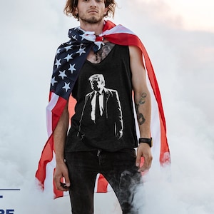 DONALD TRUMP Tank Top Donald Trump Tanktop Trumpf Shirt Donald Trump Geschenk Trump Anhänger personalisiertes Geschenk Trumpf 2024 Vaterländisch USA Trumpf T-Shirt