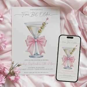 Bearbeitbare Martini-Geburtstagseinladung, Tini Bit Older, Dirty Thirty Cocktails, Coquette Pink Bow Martini -30., 40., digitaler Download