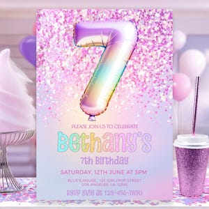 Bearbeitbare Einladung zum 7. Geburtstag Glitzerballon Einladung zum siebten Geburtstag Bearbeitbare Mädchen-Einladung Regenbogenfolie Pastell Mädchen Siebter