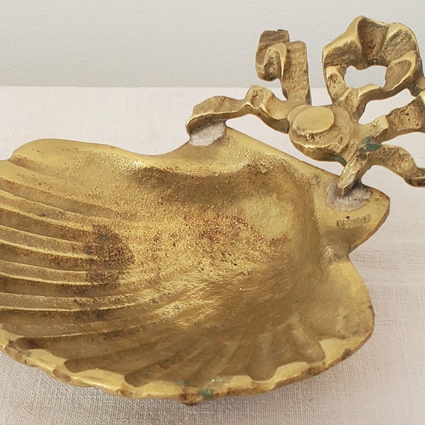 Vide Poche bronze forme "coquille St Jacques" Ancien