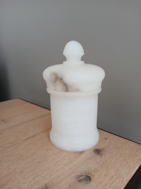 White apothecary jar with alabaster lid, 17 cm high, raw stone