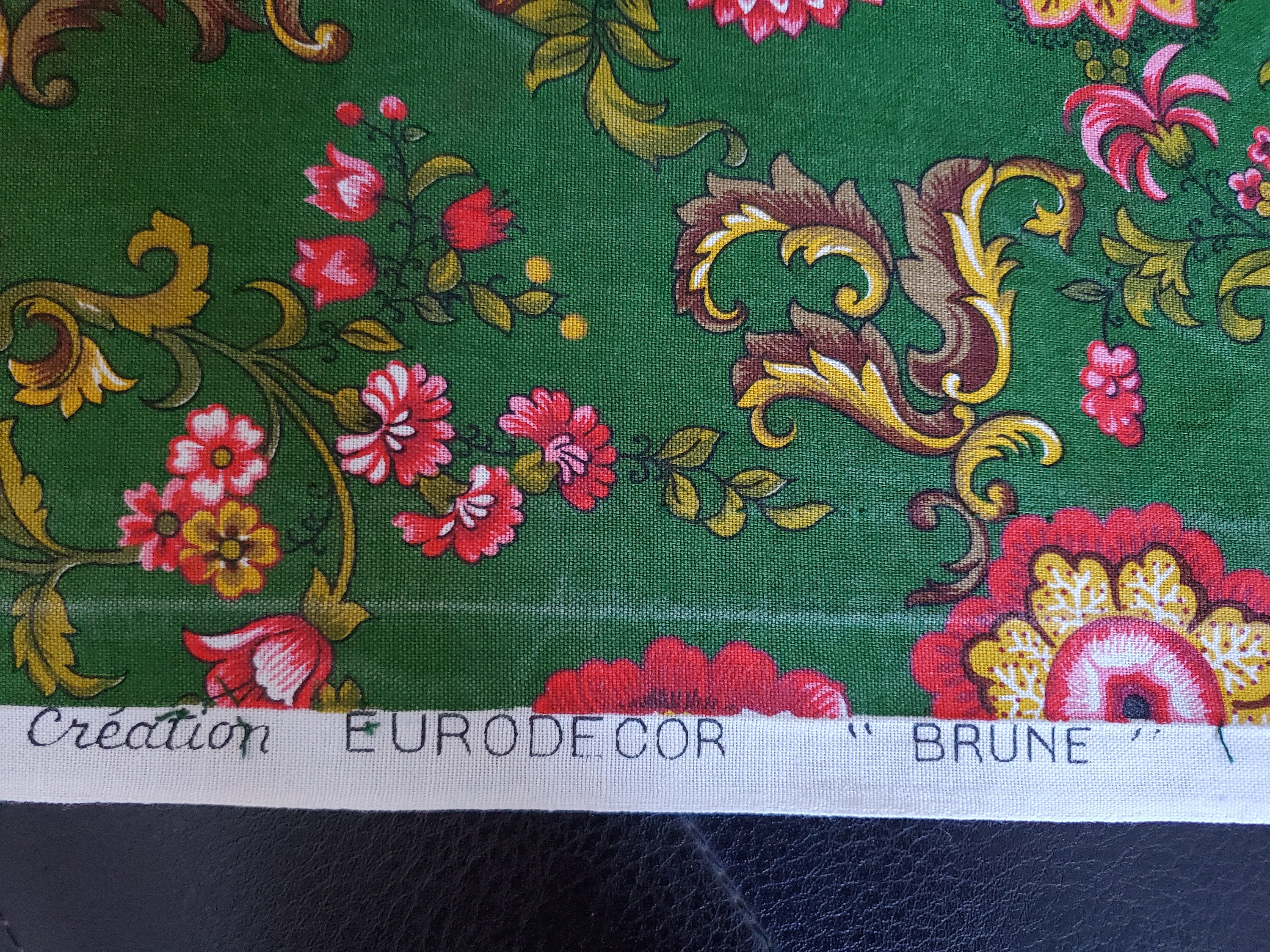 Coupon De Tissu Vintage à Petites Fleurs - 59 X 64 Cm - Coton - Occasion Lavé - France
