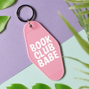 Book Club Babe Motel Keychain – Retro Motel Key Tag, Cute Book Lover Gift, Bookish Accessory, Reading Keychain, Literary Girl Gift