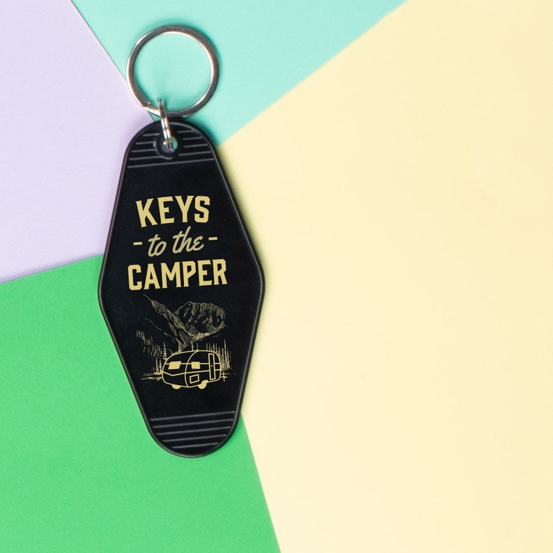 Keys to the Camper Motel Keychain, Cute Retro Style Keychain Gift, Housewarming Gift Reminder