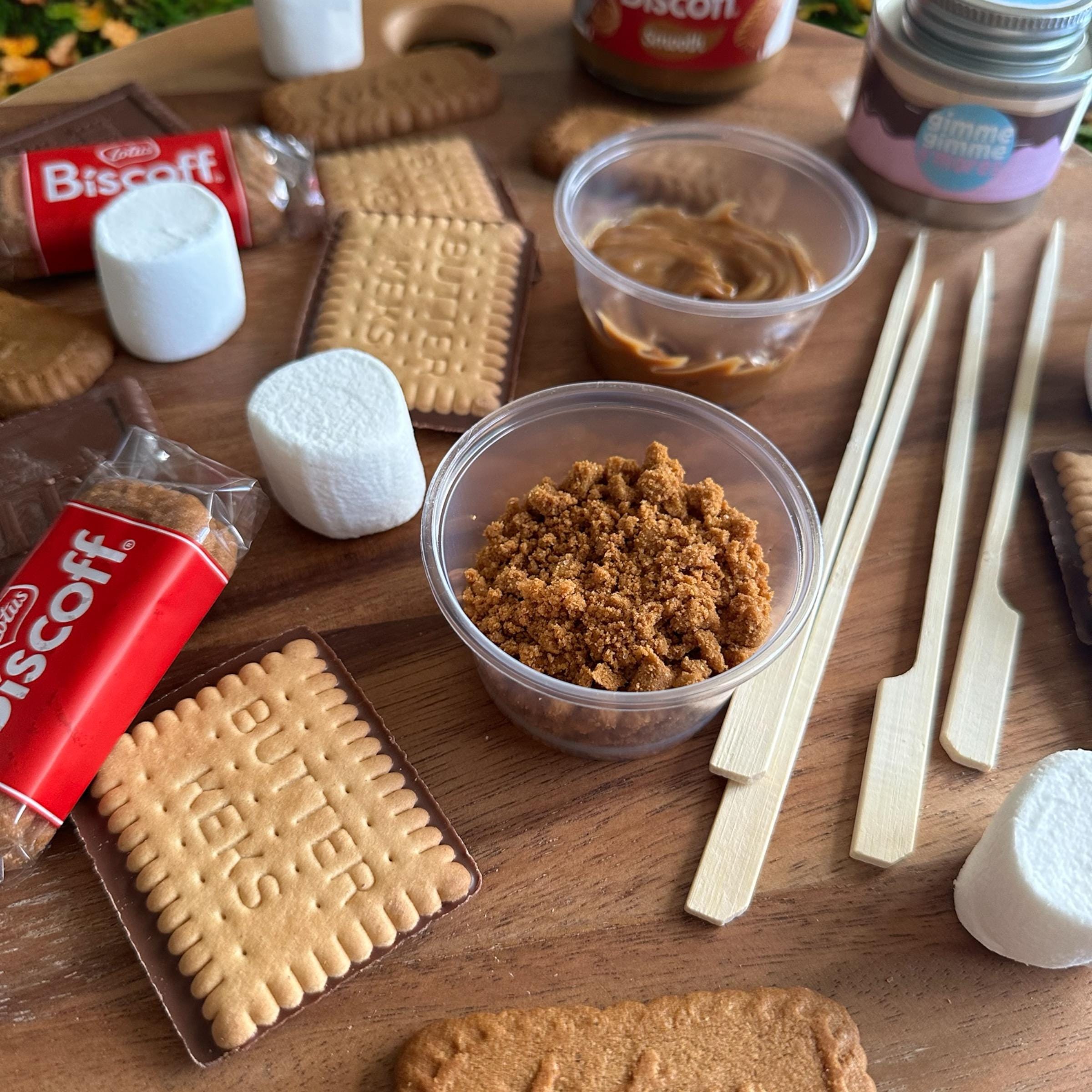 ULTIMATE LOTUS BISCOFF S'mores Kit: Marshmallow Roasting Hamper - Etsy UK