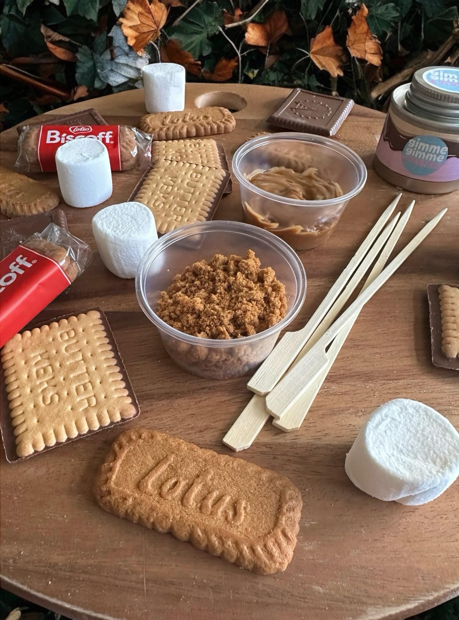 ULTIMATE LOTUS BISCOFF S'mores Kit: Marshmallow Roasting Hamper - Etsy UK