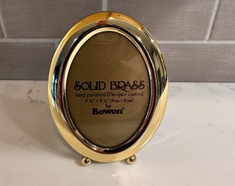 Vintage Bowon 2 1/2 x 3 1/2&quot; Hand Polished and Lacquer Coated Brass Oval Picture Frame