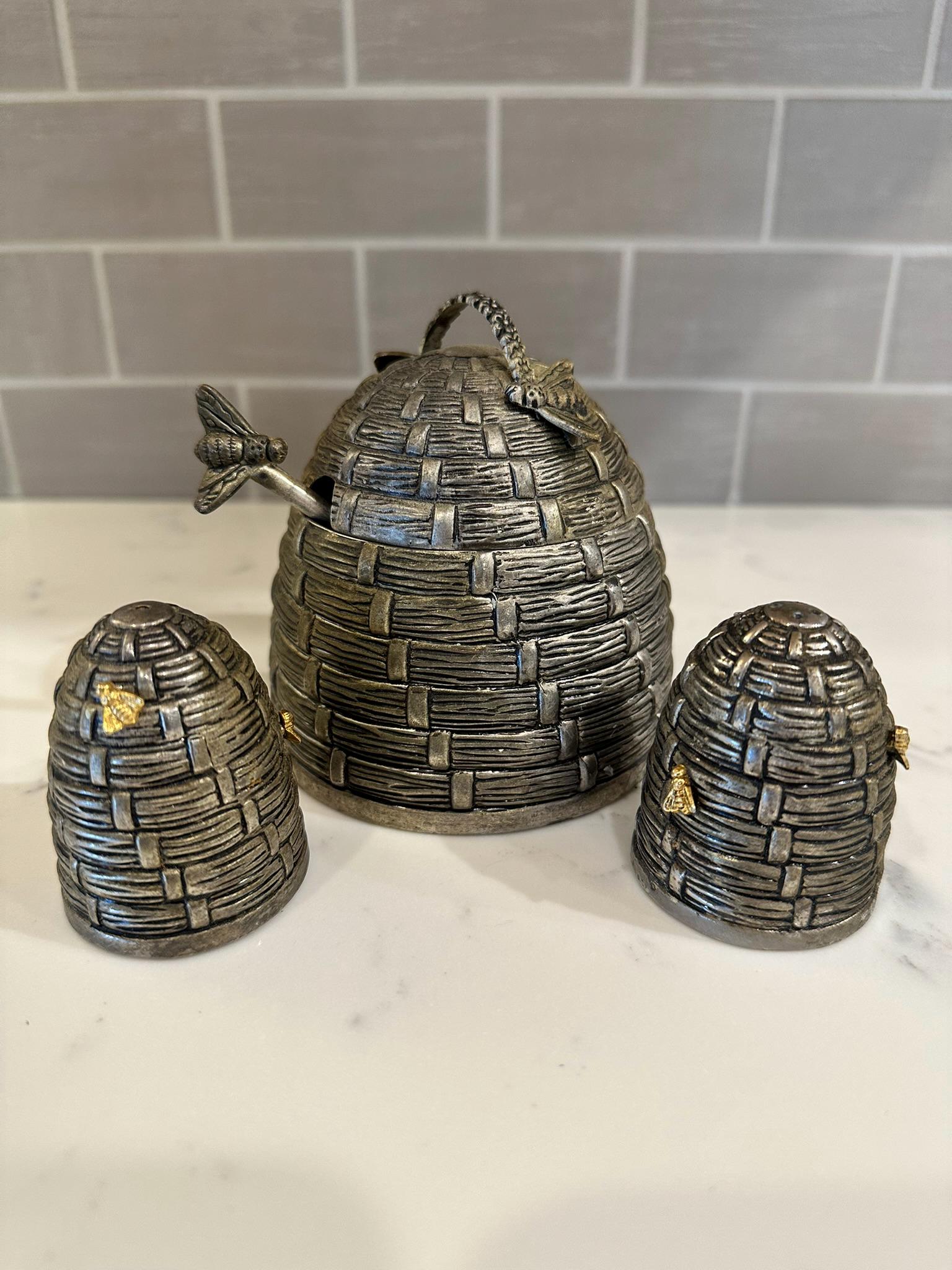 Vintage Godinger Silverplate Beehive Shaped Honey Pot With