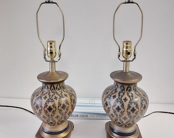 Coppia di lampade vintage in ceramica con basi in ottone antico - ricablate