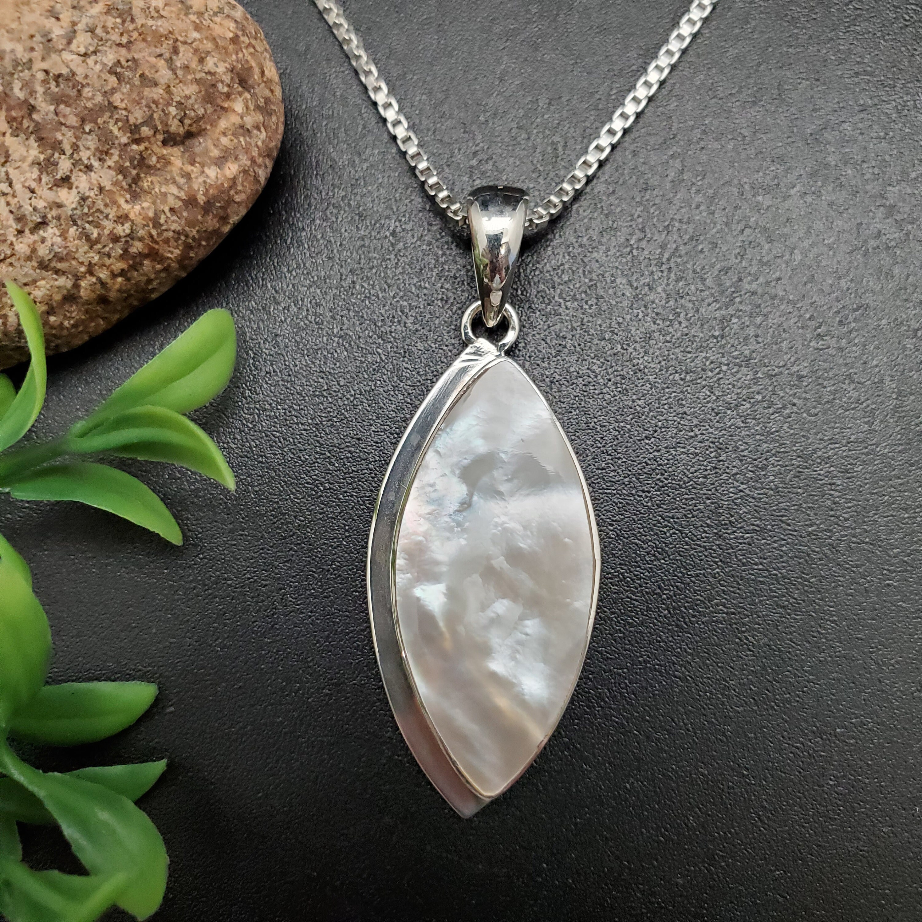 ATS-AYU257 | White Mother of Pearl Marquise Necklace Pendant