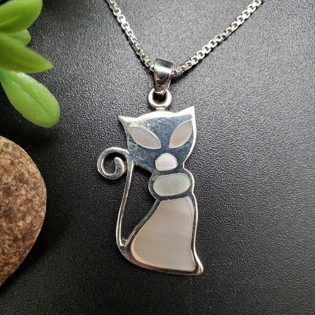 FFD#731 | White Mother of Pearl Inlay Cat Necklace Pendant Option