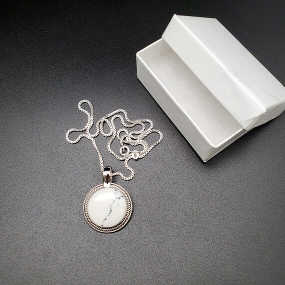 QQ-547 | White Buffalo Turquoise Necklace Pendant Option Silver