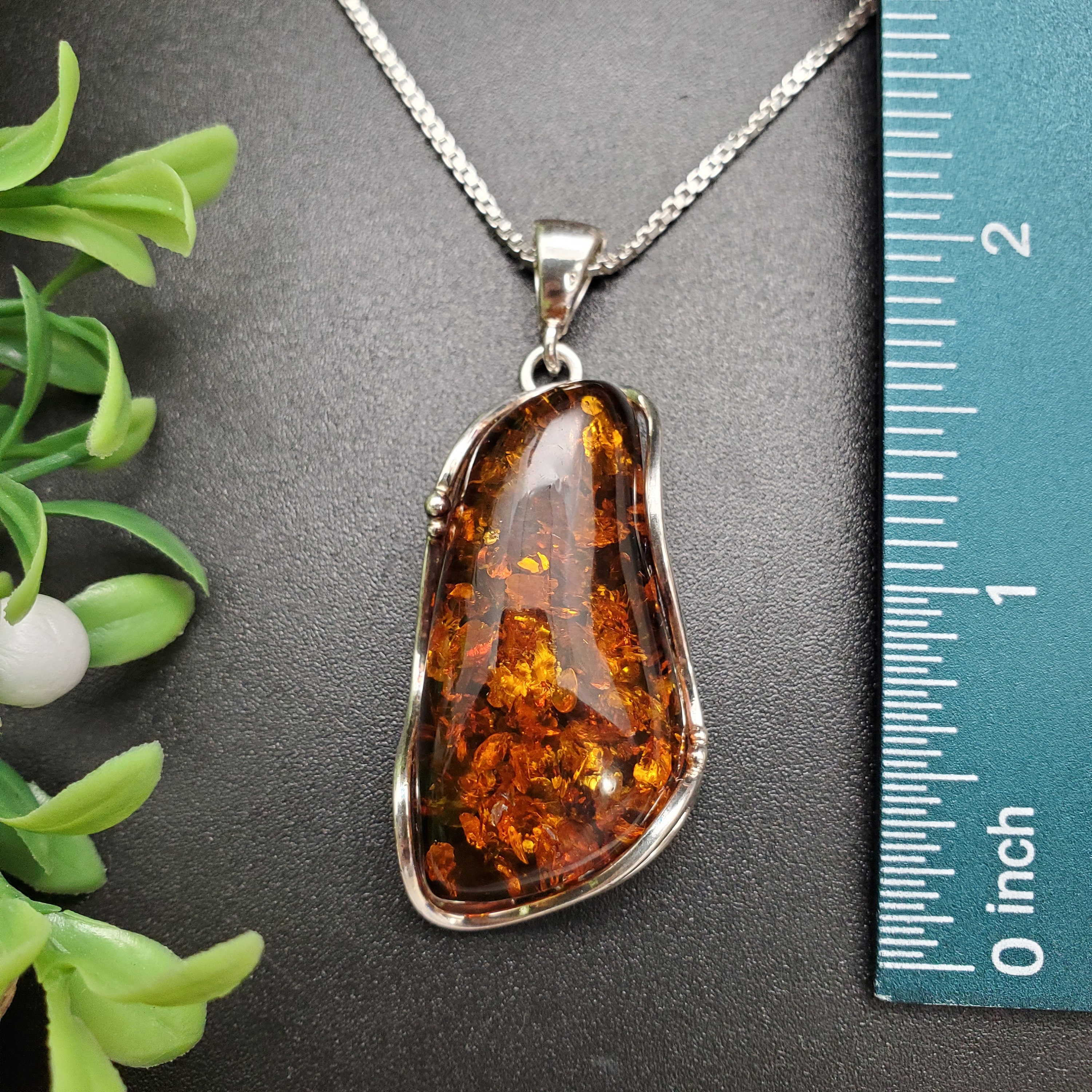 Collana Con Ciondolo In Argento Sterling E Ambra Baltica Naturale – Design Circolare Minimalista Fatto A Mano, Gioiello Unico Con Pietra Naturale, Regalo Elegante - 4
