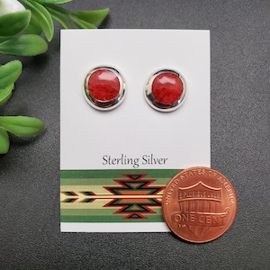 JJS-653 | Zierliche rote Koralle Ohrringe | 10 mm Sterling Silber Rote Koralle Ohrstecker | Silber Rote Stein Ohrstecker | Rote Koralle Inlay Posts