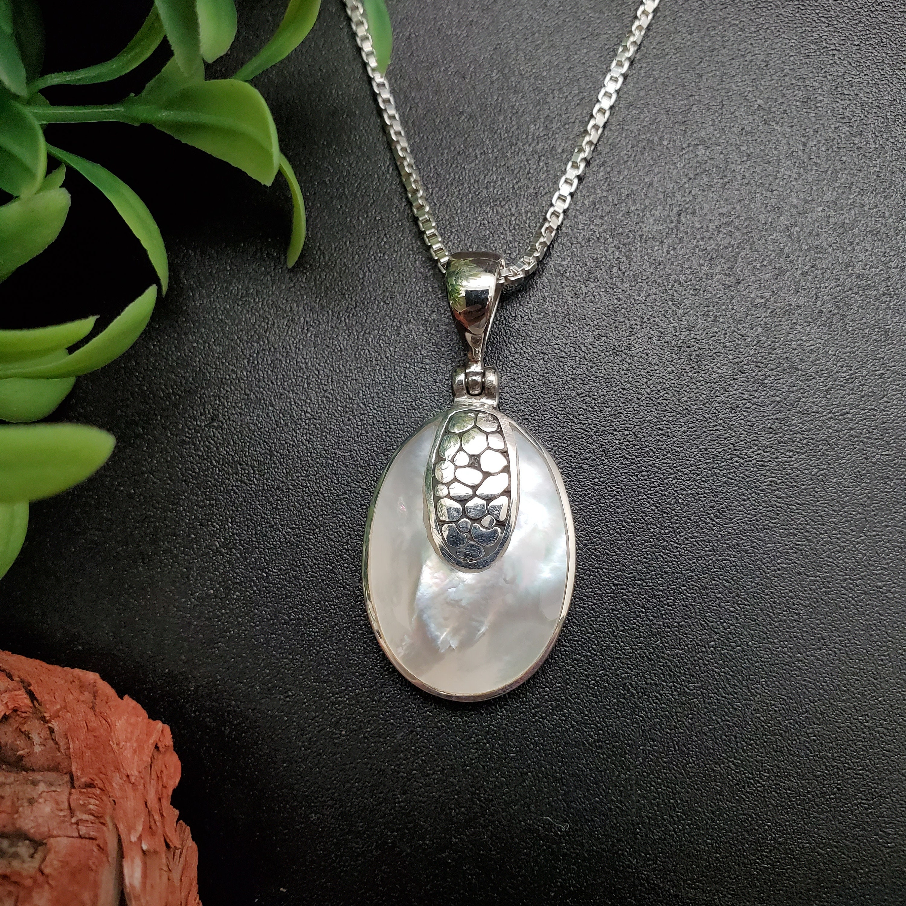 ATS-AYU234 | White Mother of Pearl Necklace Pendant Option