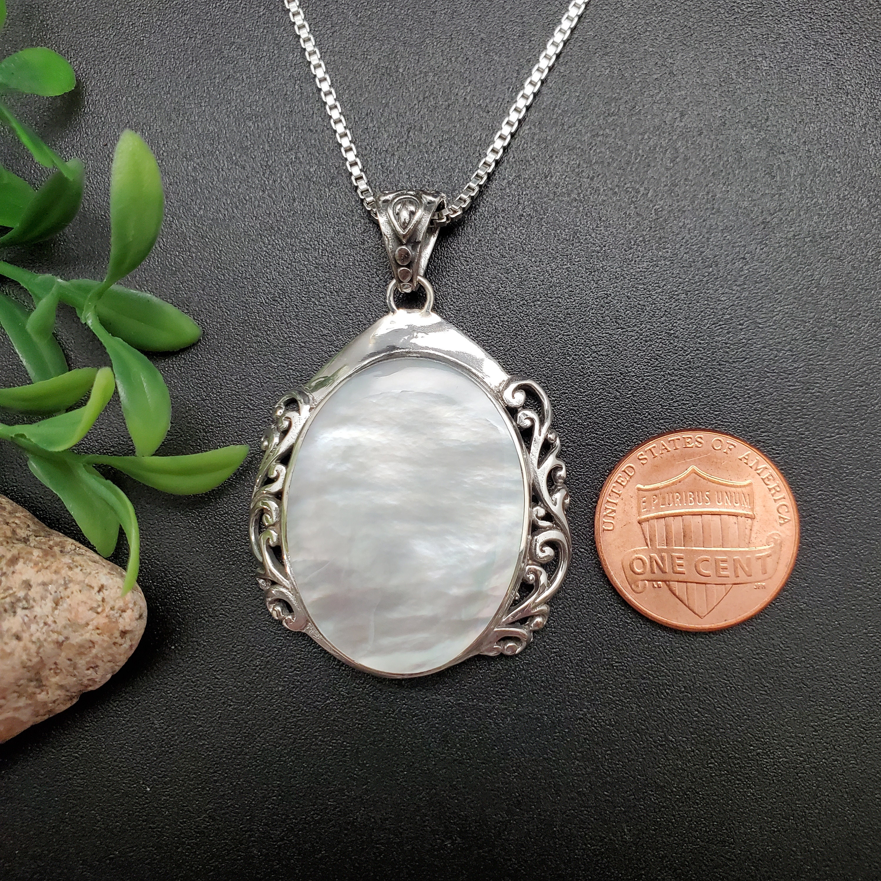 ATS-AYU274 | White Mother of Pearl Necklace Pendant Option