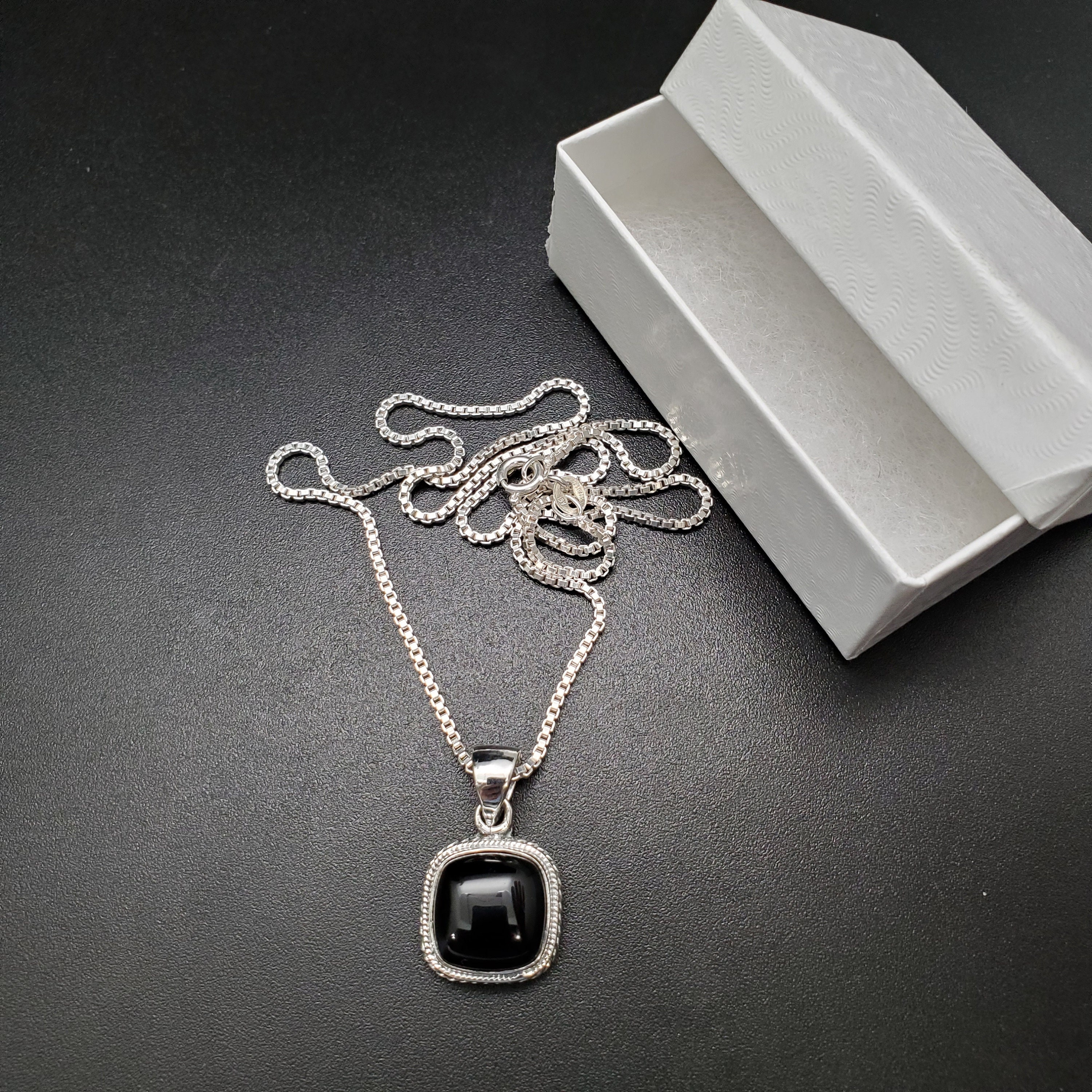 Black Onyx Oval Gemstone 925 Sterling Silver Vintage Ring