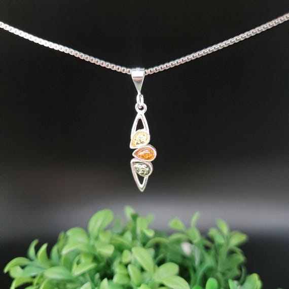 QQ-847 | 天然バルト海産琥珀ネックレスペンダント（シルバーチェーン