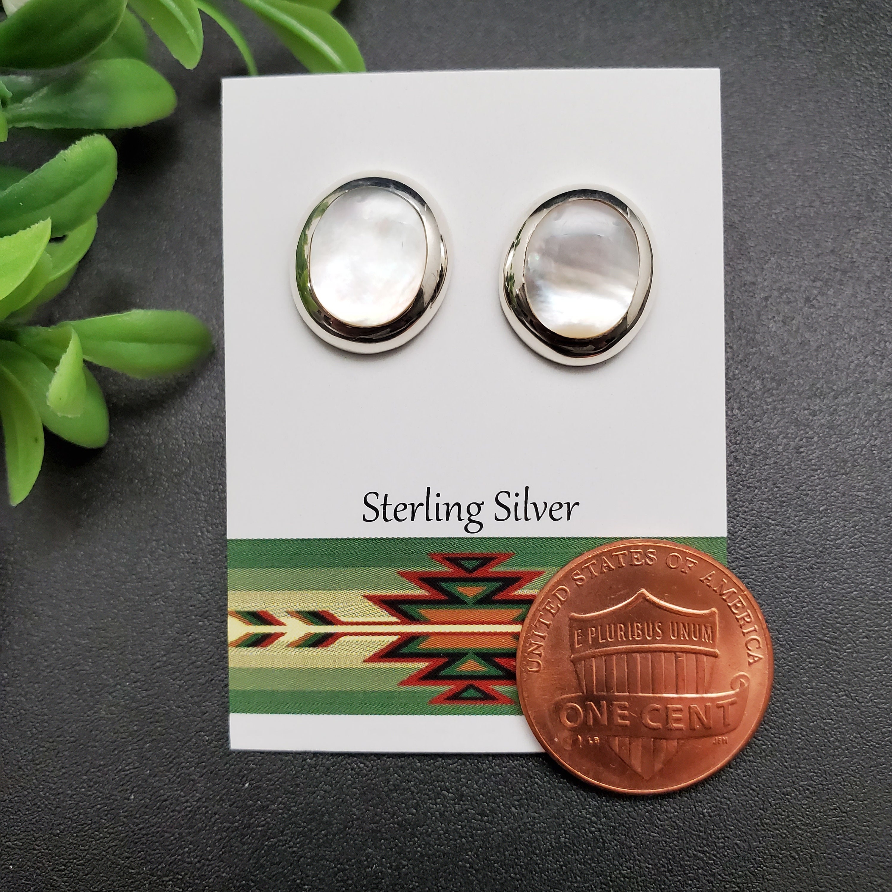 Boucles D'Oreilles Clous En Argent 925 Avec Nacre Blanche 12 Mm - Motif Fleur - Neuf Sans Emballage