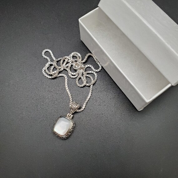 ATS-AYU264 | White Mother of Pearl Necklace Pendant Option