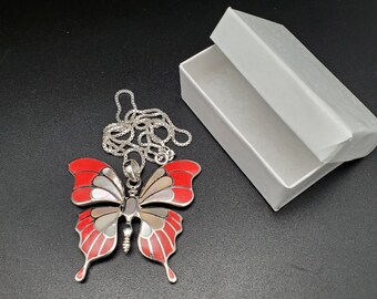 FFD #788 | 大きな象嵌珊瑚、マザーオブパールの蝶のネックレス