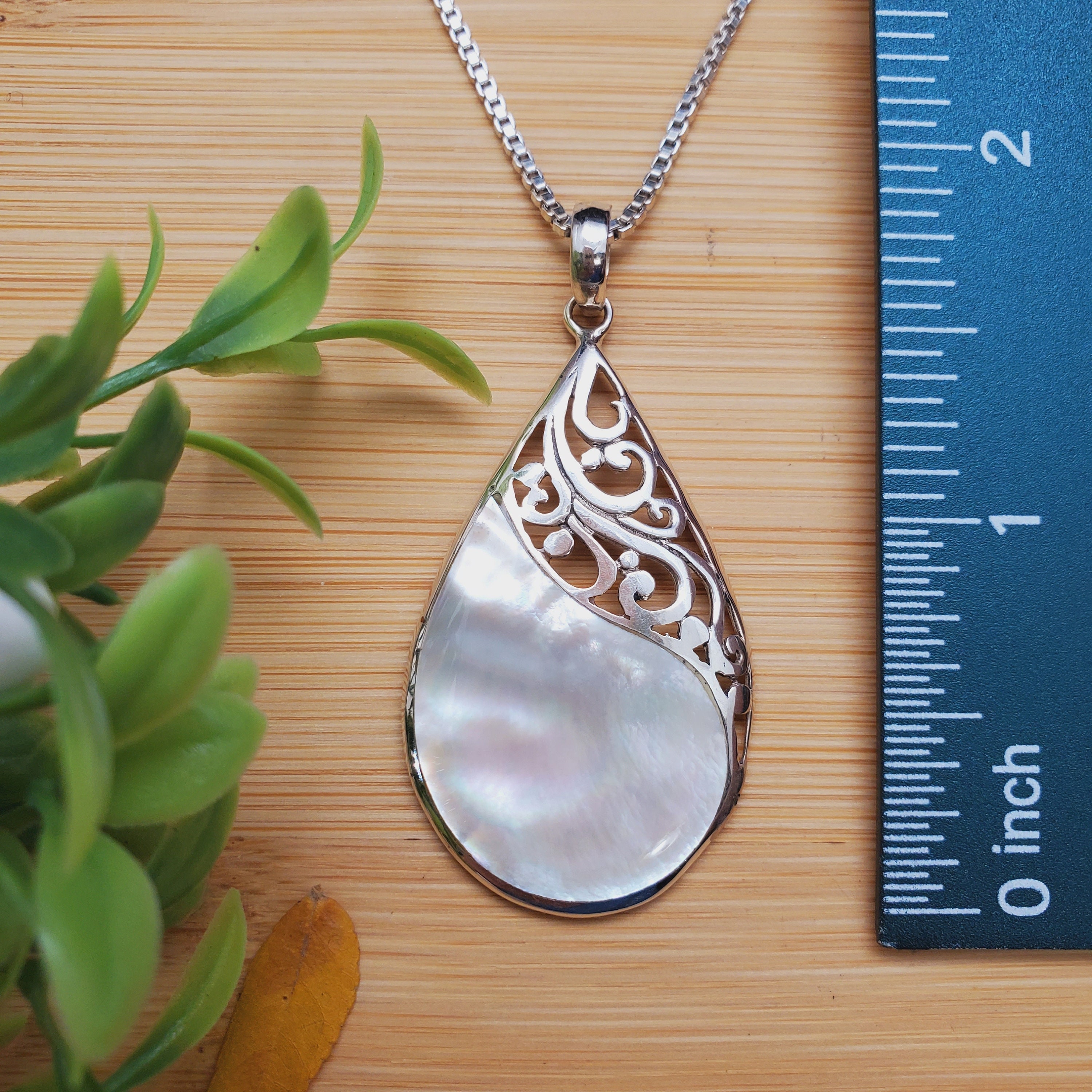 ATS-AYU096 | White Mother of Pearl Necklace Pendant Option