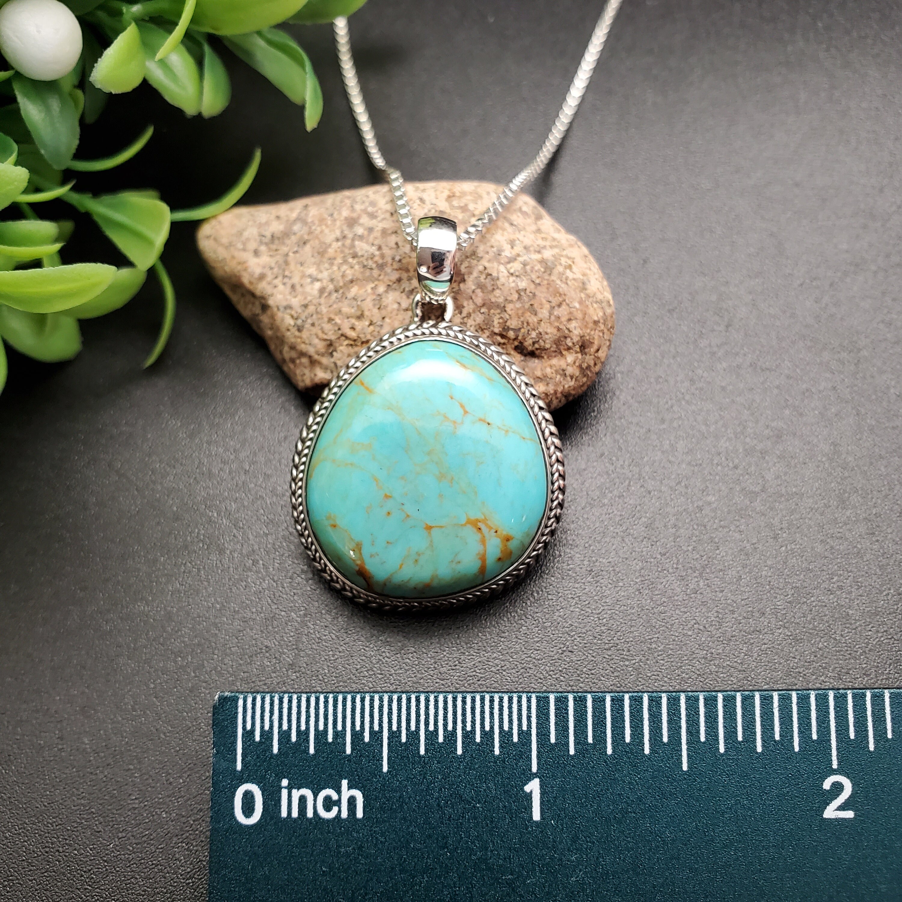 【本物】turquoise stone ネックレスチャーム　silver925 Sterling Silver Turquoise Oval Pendant - Charles Albert Inc