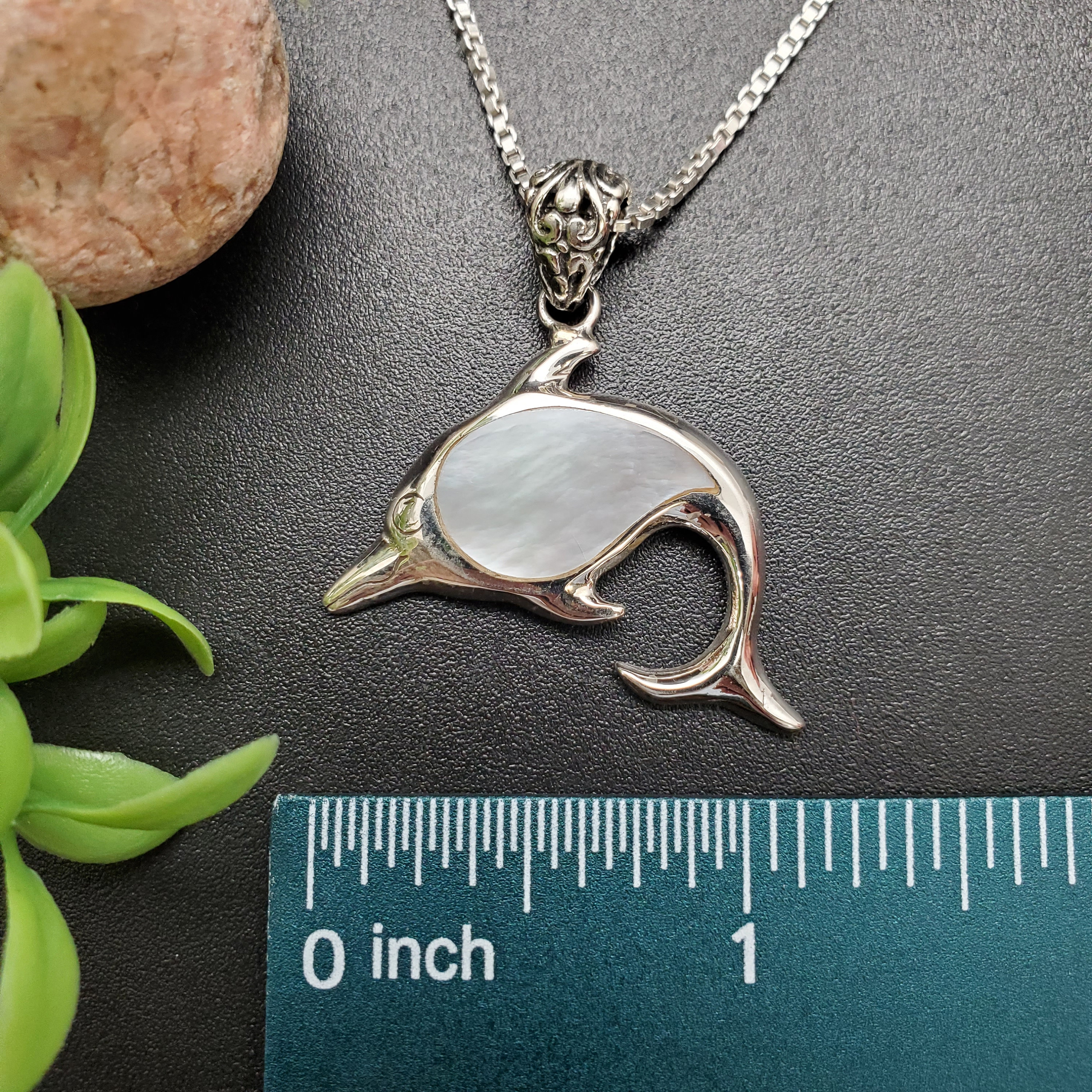 ATS-AYU294 | Inlaid White Mother of Pearl Dolphin Necklace Pendant