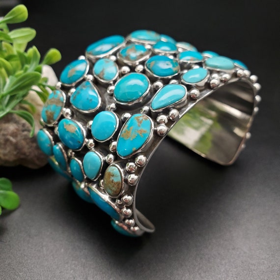 Detailed Huge Southwest Sterling Silver Hinged Bracelet Detailed Huge Southwest Sterling Silver Hinged Bracelet