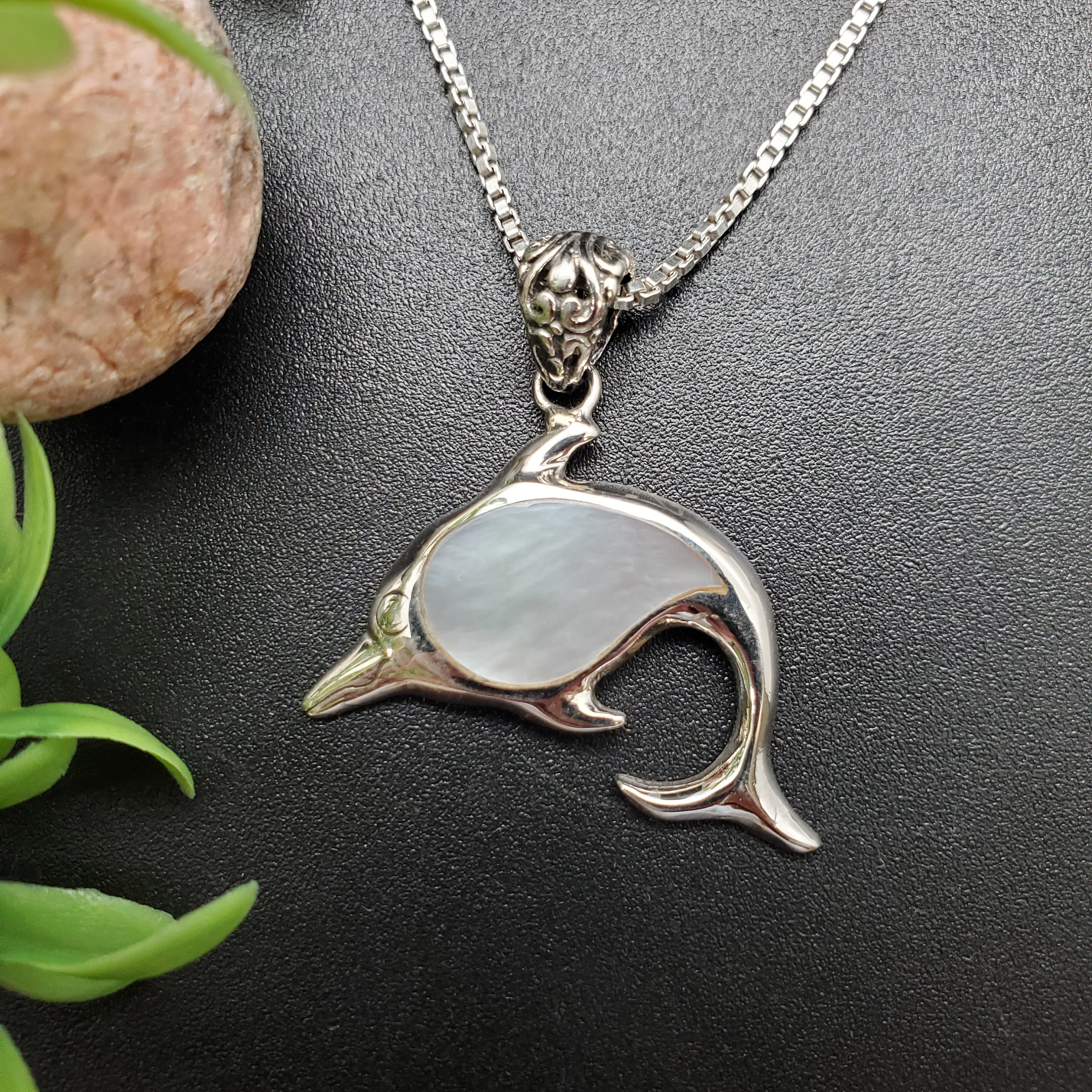 ATS-AYU294 | Inlaid White Mother of Pearl Dolphin Necklace Pendant