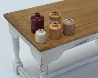 Casserole individuelle fabriquée à la main en grès cérame miniature faite main à l'échelle 1:12, cuisine pour maison de poupée - (G-B)