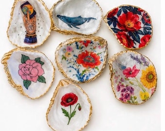 Flowers and More Oyster Trinket Dish Group
