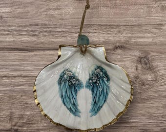 Angel Shell Ornament Coastal Madonna Holiday Décor with Gold Trim
