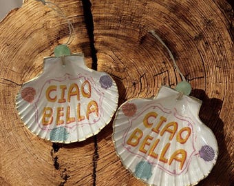 Ciao Bella Seashell Ornament: Beachy Coastal Wall Hanging