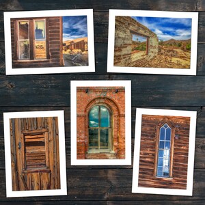 Tarjeta de felicitación fotográfica de ventana vintage / Fotografía de madera rústica / Tarjeta de ventana antigua / Decoración de granja enmarcable 5x7 / Edificios abandonados