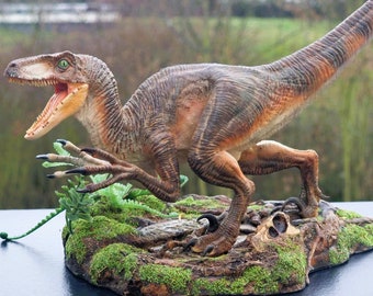 Jurassic Park Attacking Velociraptor - Iron Studios (Custom)