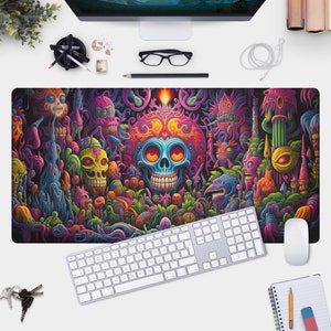 Trippy Skull Gamer Pad: Colorful Mouse Pad with Psychedelic Art Print