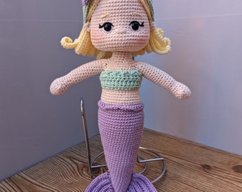 Muñeca de crochet personalizada