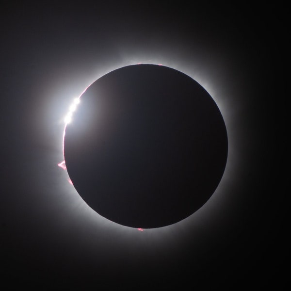 Photo haute résolution de l'éclipse totale de soleil de 2024 en téléchargement numérique, art de l'espace, photographie de l'espace, décoration murale, impressions numériques