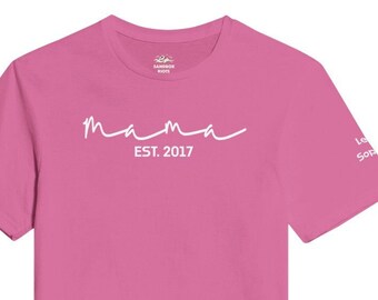 Personalisiertes Mama T-Shirt mit Kindernamen auf dem Ärmel, Geburtstagsgeschenk für Mama, minimalistischer, Muttertag