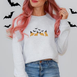 Besticktes Halloween Dino Nugget Sweatshirt aus einer Baumwollmischung
