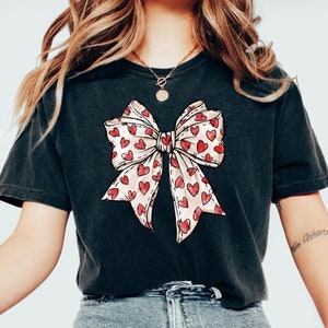 Comfort Colors T-Shirt\ Coquette Valentine&#39;s Day Heart Bow T-Shirt, Coquette Bow Heart Valentines Day T Shirt, Retro Valentine Gift Shirt