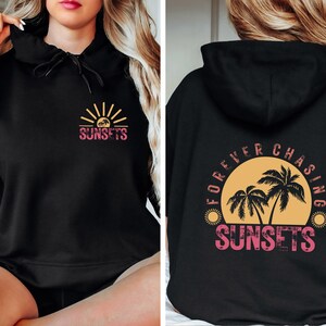 Retro Sunset Graphic Hoodie: Summer Beach Vacation