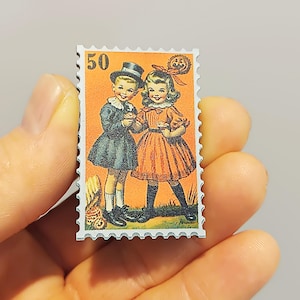 Briefmarke Retro, Kinder, Brosche Anstecker Pin  vintage Acryl Lasercut