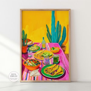 Puede incluir: Una pintura de bodegón colorida que presenta una mesa puesta con un mantel rosa, platos verdes y amarillos, y una variedad de alimentos, incluyendo tacos, guacamole y un tazón de ensalada. La mesa está puesta sobre un fondo amarillo con una gran planta de cactus en el fondo.
