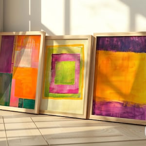 Lebendige abstrakte Kunst Drucke, geometrische Malerei in lila, orange grün, moderne Kunst, minimalistische Wandkunst.