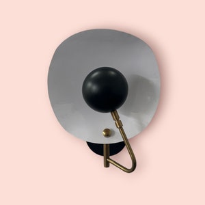 Modern Brass Wall Sconce - Stylish Home Lighting