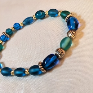 Hand Beaded Blue, Teal, and Gold Stretch Bracelet